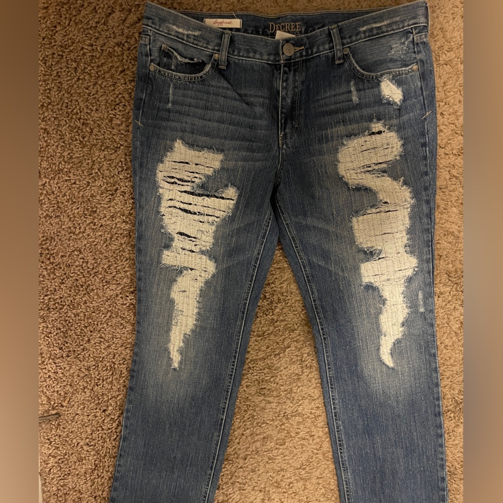 Excellent condition Decree destructed boyfriend fit, size 15